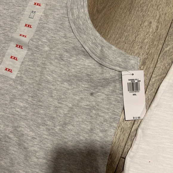 Old Navy New With Tags Re-Sellers Bundle Leggings, Tank Top, T-Shirts All New - Picture 4 of 10